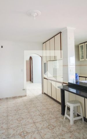Casa à venda com 288m², 4 quartos e 2 vagas Casa à venda com 288m², 4 quartos e 2 vagasCozinha