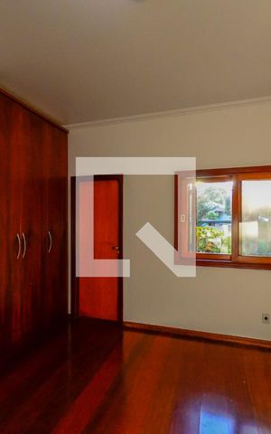 Casa à venda com 420m², 5 quartos e 7 vagas Casa à venda com 420m², 5 quartos e 7 vagasSuíte 2