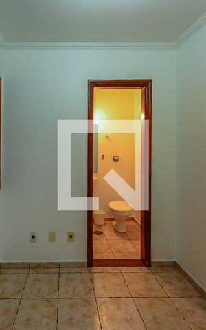 Casa à venda com 420m², 5 quartos e 7 vagas Casa à venda com 420m², 5 quartos e 7 vagasQuarto de Serviço