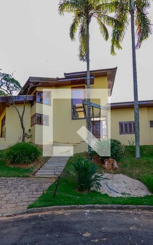 Casa à venda com 420m², 5 quartos e 7 vagas Casa à venda com 420m², 5 quartos e 7 vagasFachada