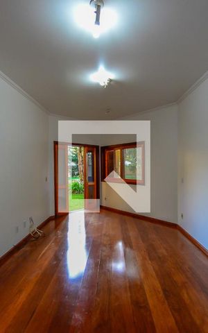 Casa à venda com 420m², 5 quartos e 7 vagas Casa à venda com 420m², 5 quartos e 7 vagasSuíte 4