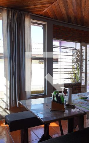 Casa à venda com 240m², 3 quartos e 1 vagaSala - Cozinha