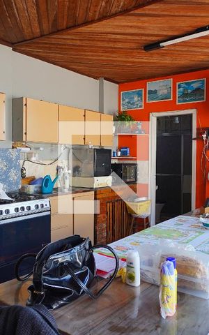 Casa à venda com 240m², 3 quartos e 1 vagaSala - Cozinha
