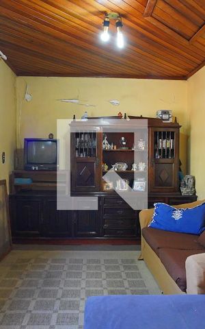Casa à venda com 240m², 3 quartos e 1 vagaSala