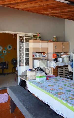 Casa à venda com 240m², 3 quartos e 1 vagaSala - Cozinha
