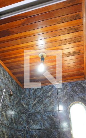 Casa à venda com 240m², 3 quartos e 1 vagaBanheiro da Suíte