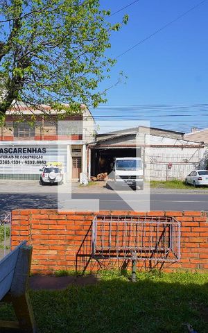Casa à venda com 240m², 3 quartos e 1 vagaSala - Vista