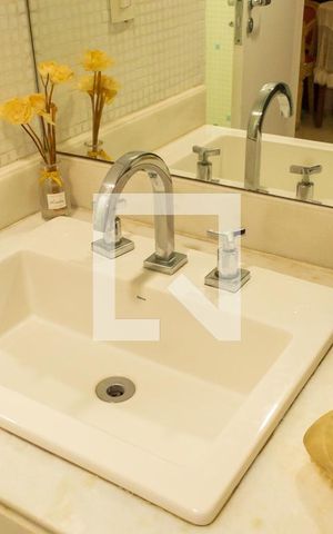 Apartamento para alugar com 140m², 3 quartos e 2 vagasBanheiro Social