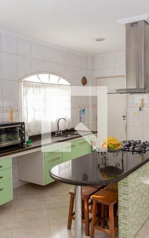 Casa à venda com 300m², 4 quartos e 2 vagasCozinha