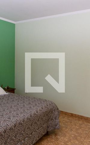 Casa à venda com 300m², 4 quartos e 2 vagasQuarto Suíte