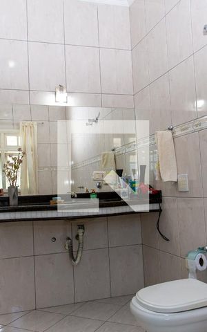 Casa à venda com 300m², 4 quartos e 2 vagasBanheiro da Suíte