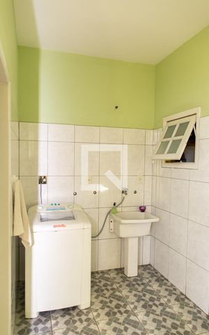 Casa à venda com 300m², 4 quartos e 2 vagasÁrea de Serviço