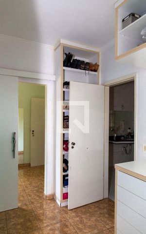 Casa à venda com 300m², 4 quartos e 2 vagasCloset da suíte