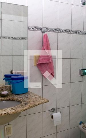 Casa à venda com 300m², 4 quartos e 2 vagasBanheiro da Suíte