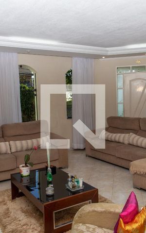 Casa à venda com 300m², 4 quartos e 2 vagasSala de Estar