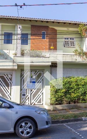 Casa à venda com 300m², 4 quartos e 2 vagasFachada