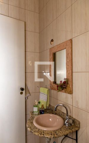 Casa à venda com 300m², 4 quartos e 2 vagasLavabo