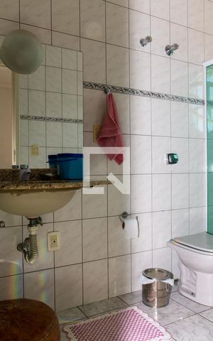 Casa à venda com 300m², 4 quartos e 2 vagasBanheiro da Suíte