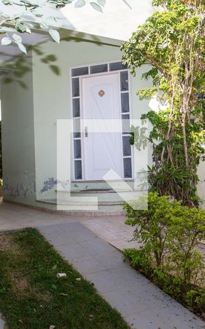 Casa à venda com 300m², 4 quartos e 2 vagasGaragem
