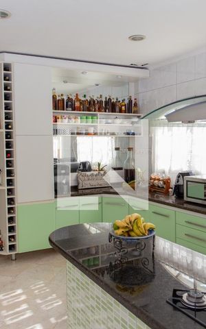 Casa à venda com 300m², 4 quartos e 2 vagasCozinha