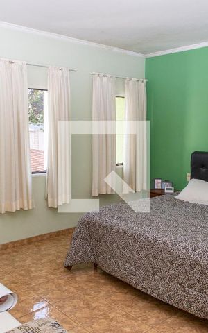 Casa à venda com 300m², 4 quartos e 2 vagasQuarto Suíte