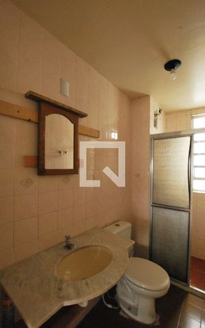 Apartamento para alugar com 55m², 2 quartos e sem vagaBanheiro