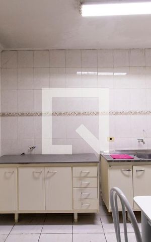 Casa à venda com 220m², 3 quartos e 2 vagas Casa à venda com 220m², 3 quartos e 2 vagasCozinha - Armários