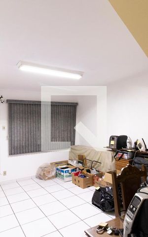 Casa à venda com 220m², 3 quartos e 2 vagas Casa à venda com 220m², 3 quartos e 2 vagasSala