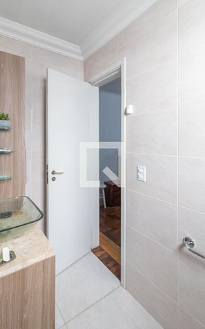 Casa à venda com 315m², 5 quartos e 3 vagas Casa à venda com 315m², 5 quartos e 3 vagasBanheiro da Suíte