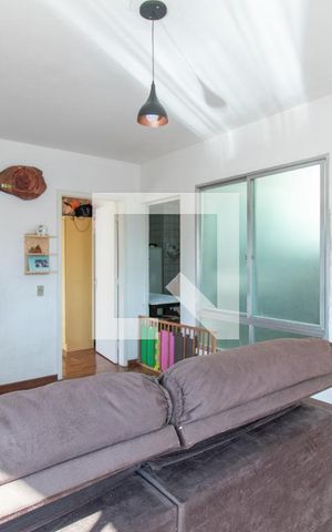 Casa à venda com 315m², 5 quartos e 3 vagas Casa à venda com 315m², 5 quartos e 3 vagasSala 2