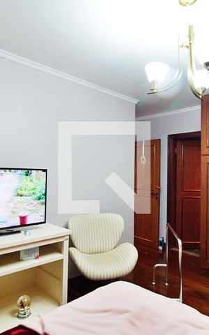 Apartamento à venda com 198m², 4 quartos e 4 vagas Apartamento à venda com 198m², 4 quartos e 4 vagasSuíte