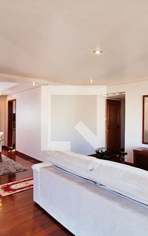 Apartamento à venda com 198m², 4 quartos e 4 vagas Apartamento à venda com 198m², 4 quartos e 4 vagasSala