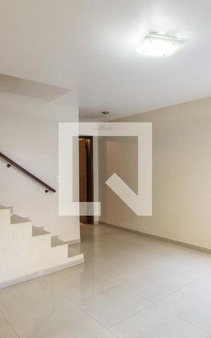 Casa para alugar com 220m², 2 quartos e 1 vaga Casa para alugar com 220m², 2 quartos e 1 vagaSala