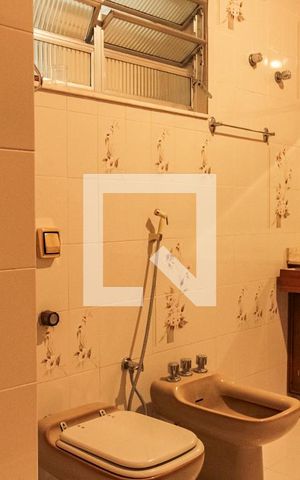 Apartamento à venda com 220m², 3 quartos e 1 vaga Apartamento à venda com 220m², 3 quartos e 1 vagaBanheiro 1