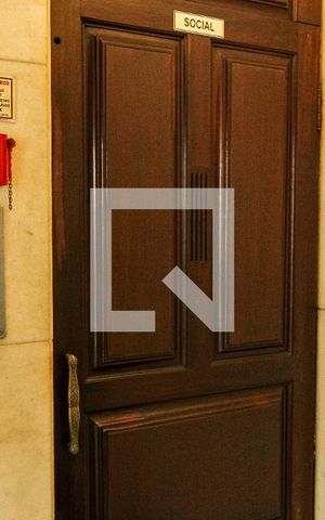 Apartamento à venda com 220m², 3 quartos e 1 vaga Apartamento à venda com 220m², 3 quartos e 1 vagaÁrea comum