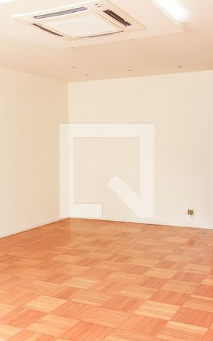 Apartamento à venda com 220m², 3 quartos e 1 vaga Apartamento à venda com 220m², 3 quartos e 1 vagaSala