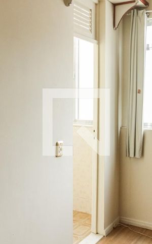 Apartamento à venda com 220m², 3 quartos e 1 vaga Apartamento à venda com 220m², 3 quartos e 1 vagaQuarto de Serviço