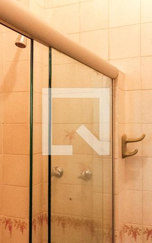 Apartamento à venda com 220m², 3 quartos e 1 vaga Apartamento à venda com 220m², 3 quartos e 1 vagaBanheiro de Serviço