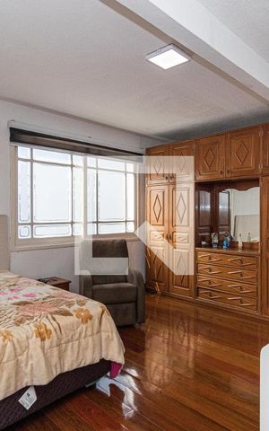 Casa à venda com 300m², 4 quartos e 3 vagasSuite