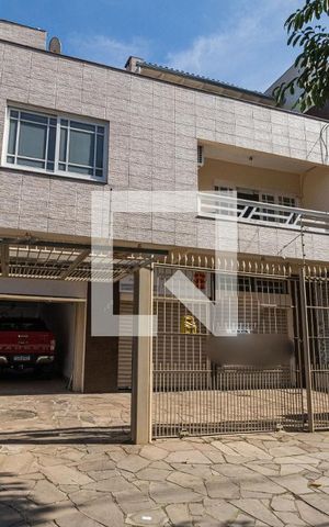 Casa à venda com 300m², 4 quartos e 3 vagasFachada