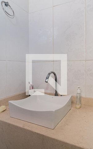 Casa à venda com 300m², 4 quartos e 3 vagasBanheiro 2