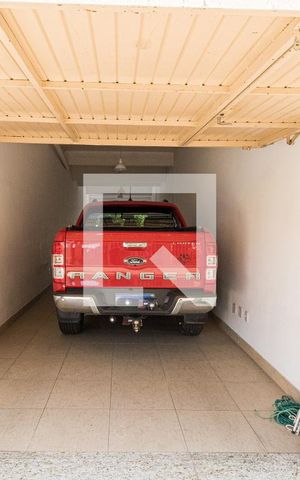 Casa à venda com 300m², 4 quartos e 3 vagasGaragem
