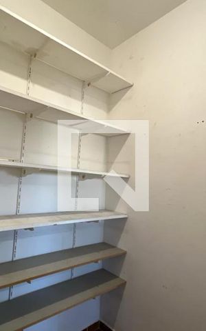 Apartamento para alugar com 240m², 4 quartos e 4 vagas Apartamento para alugar com 240m², 4 quartos e 4 vagasQuarto de Serviço 2