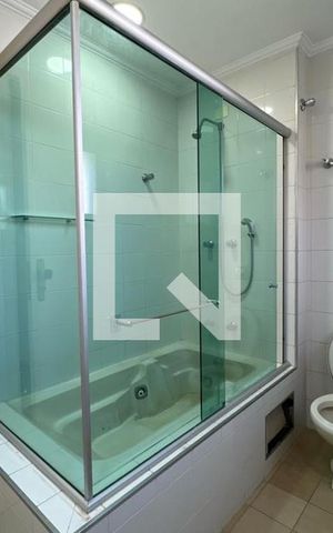 Apartamento para alugar com 240m², 4 quartos e 4 vagas Apartamento para alugar com 240m², 4 quartos e 4 vagasBanheiro da Suíte 1