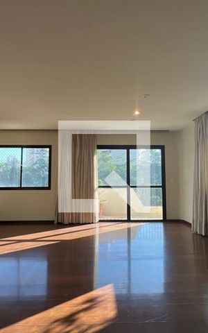 Apartamento para alugar com 240m², 4 quartos e 4 vagas Apartamento para alugar com 240m², 4 quartos e 4 vagasSala