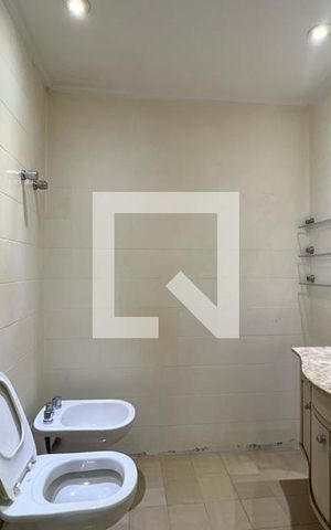 Apartamento para alugar com 240m², 4 quartos e 4 vagas Apartamento para alugar com 240m², 4 quartos e 4 vagasBanheiro da Suíte 3