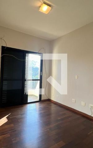 Apartamento para alugar com 240m², 4 quartos e 4 vagas Apartamento para alugar com 240m², 4 quartos e 4 vagasSuíte 3