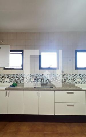 Apartamento para alugar com 240m², 4 quartos e 4 vagas Apartamento para alugar com 240m², 4 quartos e 4 vagasCozinha