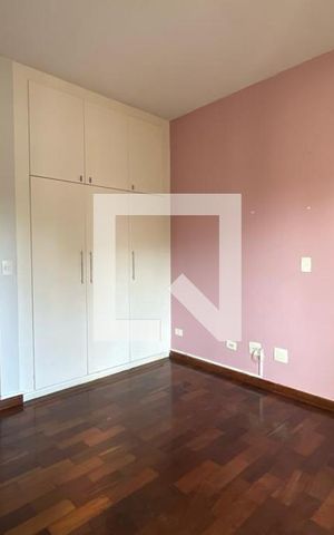 Apartamento para alugar com 240m², 4 quartos e 4 vagas Apartamento para alugar com 240m², 4 quartos e 4 vagasSuíte 2
