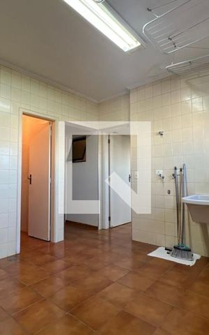 Apartamento para alugar com 240m², 4 quartos e 4 vagas Apartamento para alugar com 240m², 4 quartos e 4 vagasÁrea de Serviço
